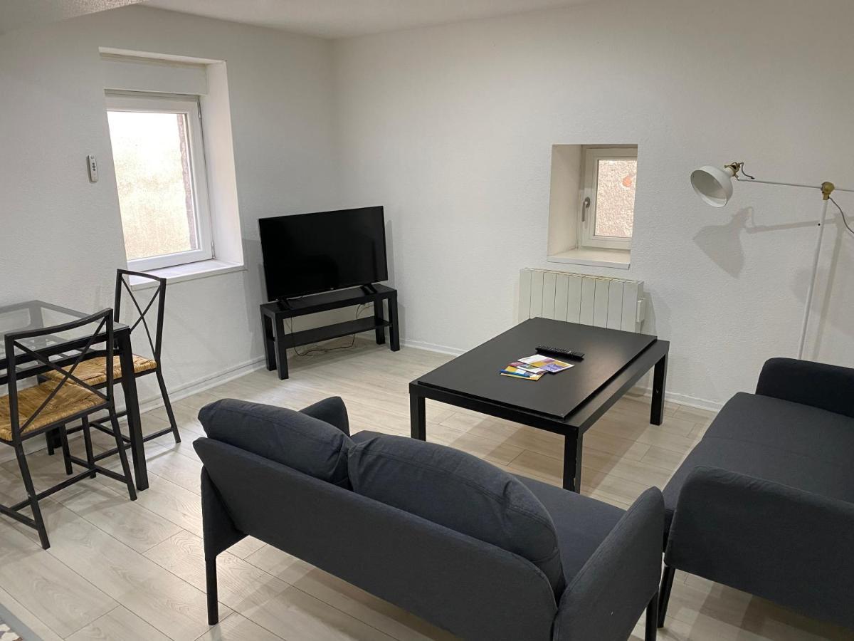 Appartement 2Eme Etage 42M2 Hyper Centre Ville / Parking Gratuit Riom Extérieur photo