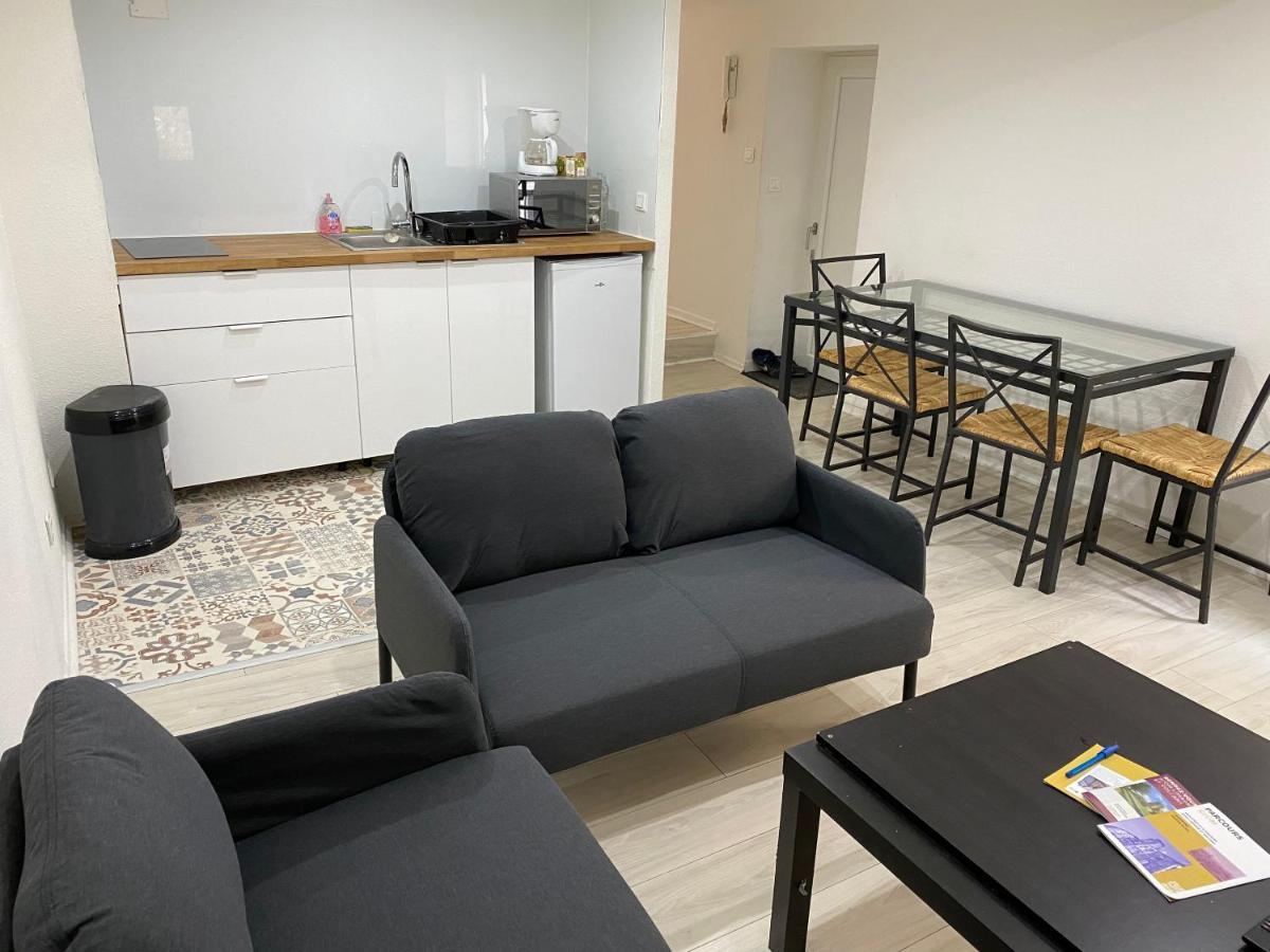Appartement 2Eme Etage 42M2 Hyper Centre Ville / Parking Gratuit Riom Extérieur photo