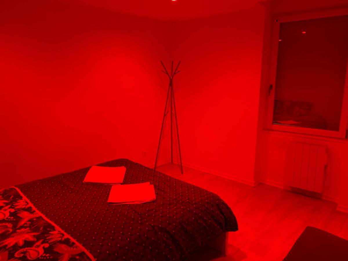 Appartement 2Eme Etage 42M2 Hyper Centre Ville / Parking Gratuit Riom Extérieur photo